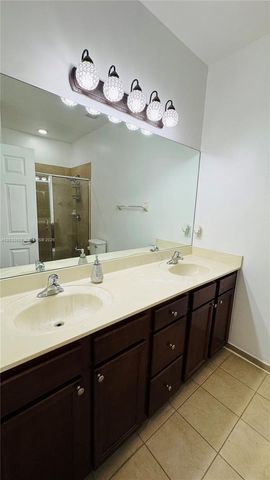 3355 W 90th Ter, Hialeah, FL 33018