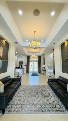 3355 W 90th Ter, Hialeah, FL 33018