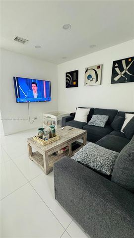 3355 W 90th Ter, Hialeah, FL 33018