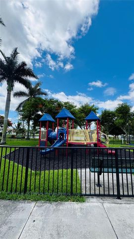 3355 W 90th Ter, Hialeah, FL 33018