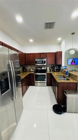 3355 W 90th Ter, Hialeah, FL 33018