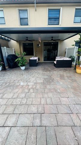 3355 W 90th Ter, Hialeah, FL 33018