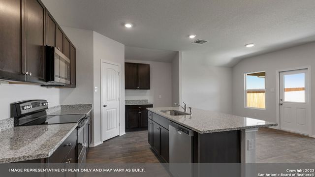 711 WILD OLIVE WAY, Seguin, TX 78155