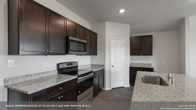 711 WILD OLIVE WAY, Seguin, TX 78155