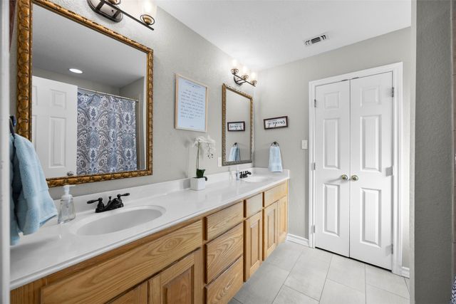 3928 Country Meadows Circle, Granbury, TX 76049