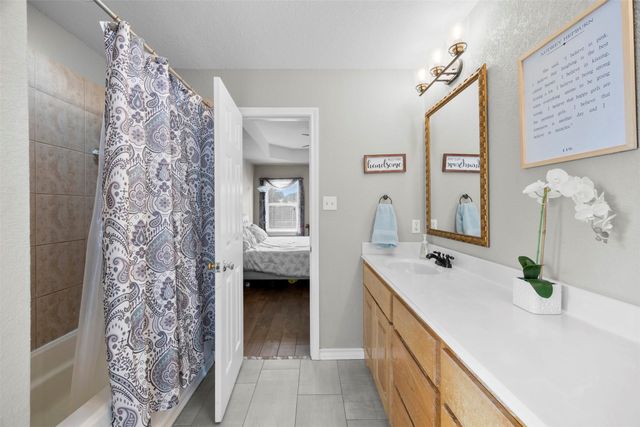 3928 Country Meadows Circle, Granbury, TX 76049