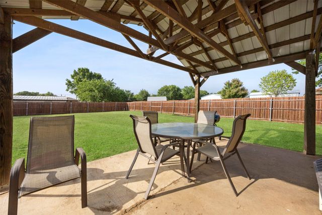 3928 Country Meadows Circle, Granbury, TX 76049