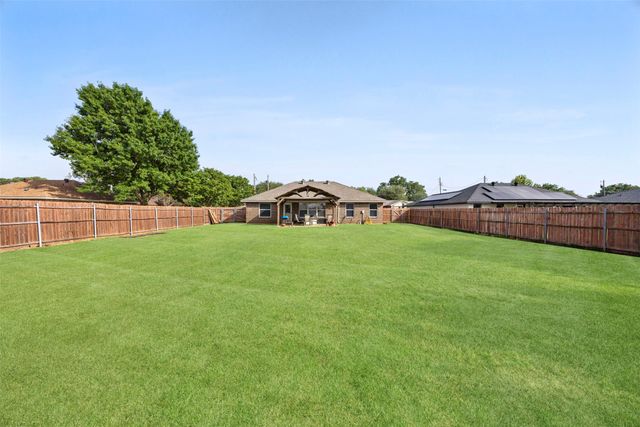 3928 Country Meadows Circle, Granbury, TX 76049