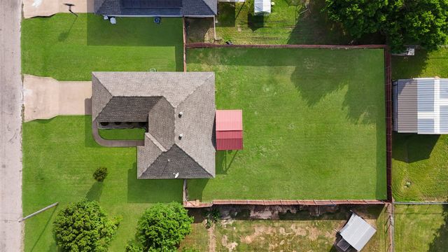 3928 Country Meadows Circle, Granbury, TX 76049