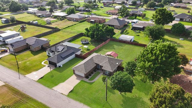 3928 Country Meadows Circle, Granbury, TX 76049