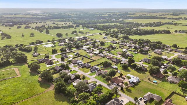 3928 Country Meadows Circle, Granbury, TX 76049