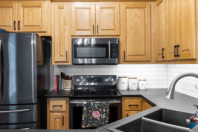 3928 Country Meadows Circle, Granbury, TX 76049
