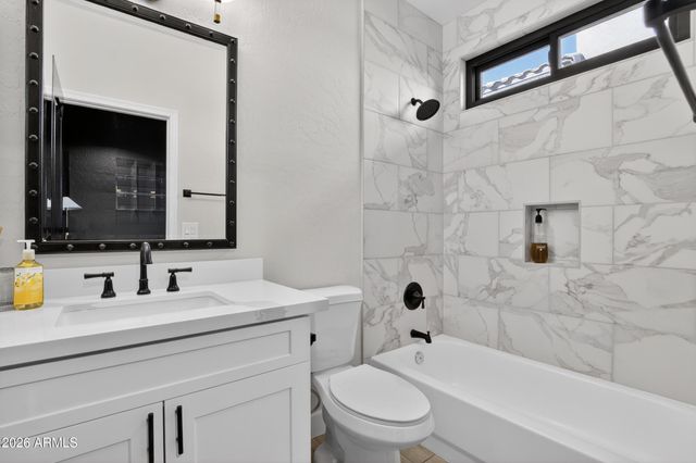 448 W LARONA Lane, Tempe, AZ 85284