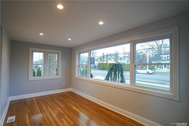 85 Franklin Avenue, Lynbrook, NY 11563