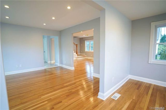 85 Franklin Avenue, Lynbrook, NY 11563