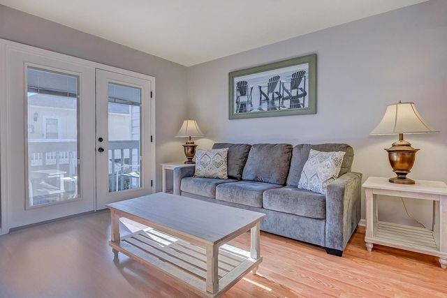 816 9th Ave S Apt 205C, North Myrtle Beach, SC 29582