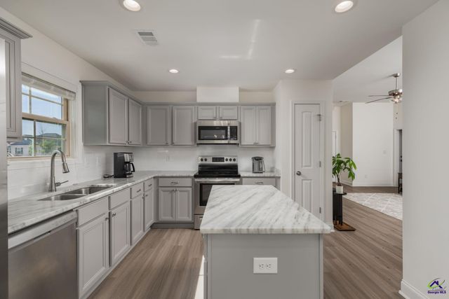 111 Rambo Way, Perry, GA 31069