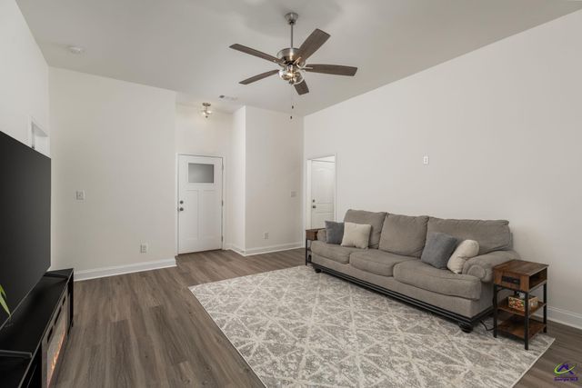 111 Rambo Way, Perry, GA 31069