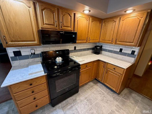 331 Southbrook Drive, Evansville, IN 47711