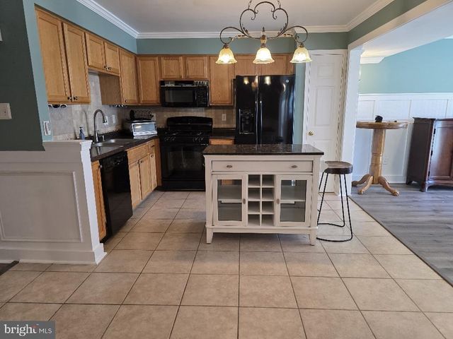 20 CLEMENS LN, Blackwood, NJ 08012