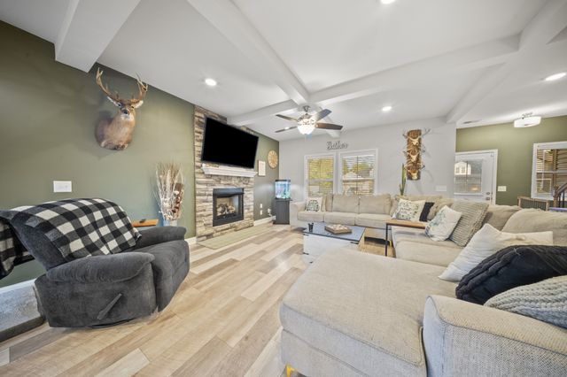 615 Bassett Ln, Clarksville, TN 37043