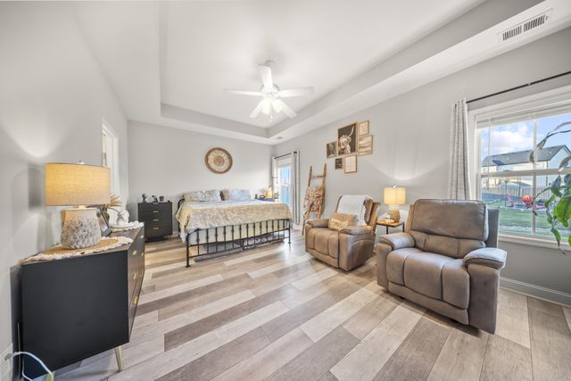 615 Bassett Ln, Clarksville, TN 37043