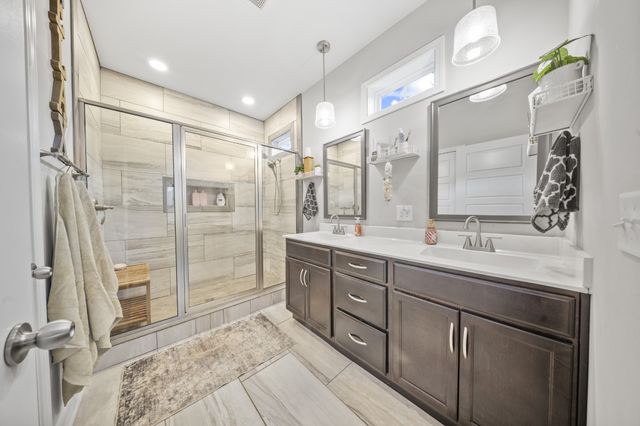 615 Bassett Ln, Clarksville, TN 37043