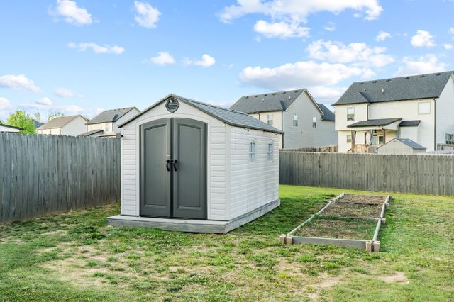 615 Bassett Ln, Clarksville, TN 37043