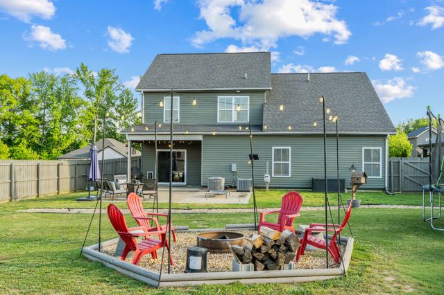 615 Bassett Ln, Clarksville, TN 37043