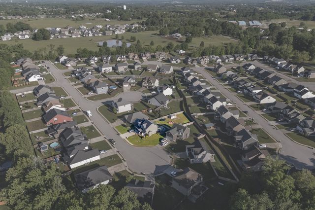 615 Bassett Ln, Clarksville, TN 37043