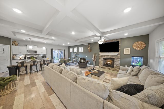 615 Bassett Ln, Clarksville, TN 37043
