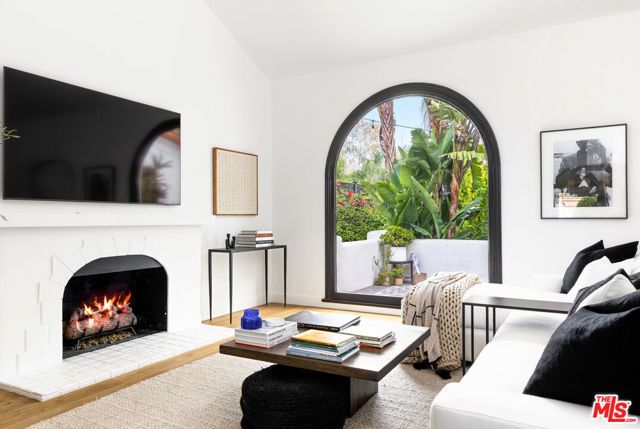 745 N Laurel Avenue, Los Angeles, CA 90046