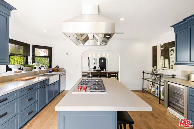 745 N Laurel Avenue, Los Angeles, CA 90046