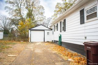 6838 Braun, Center Line, MI 48015