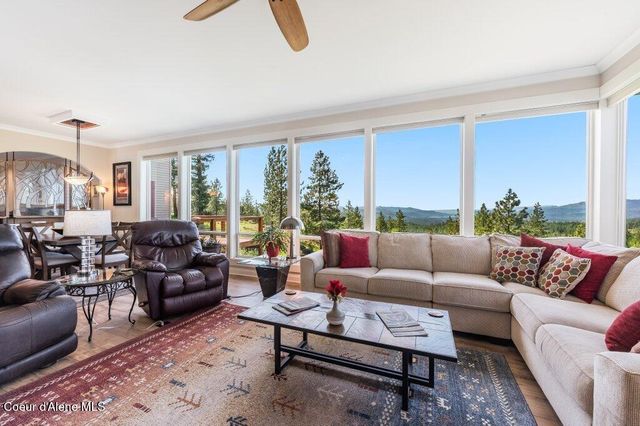 90 Riverview Cir, Sandpoint, ID 83864