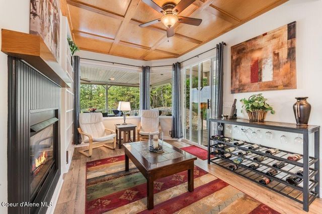 90 Riverview Cir, Sandpoint, ID 83864