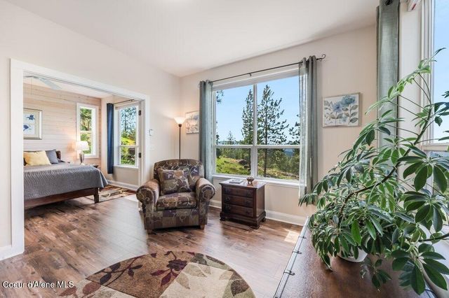 90 Riverview Cir, Sandpoint, ID 83864