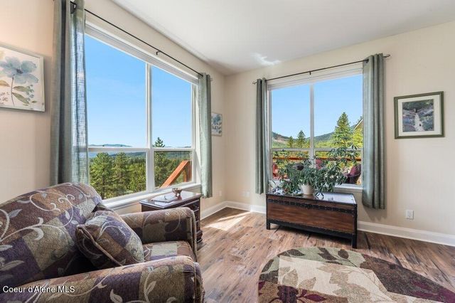 90 Riverview Cir, Sandpoint, ID 83864
