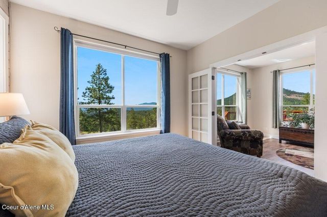 90 Riverview Cir, Sandpoint, ID 83864