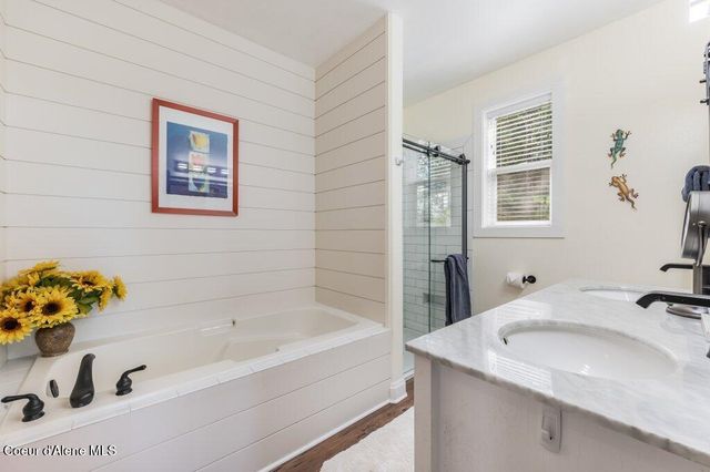 90 Riverview Cir, Sandpoint, ID 83864