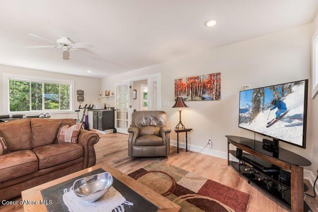 90 Riverview Cir, Sandpoint, ID 83864