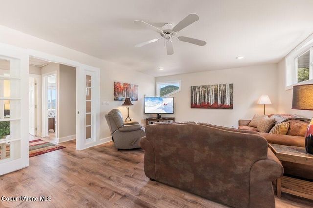 90 Riverview Cir, Sandpoint, ID 83864