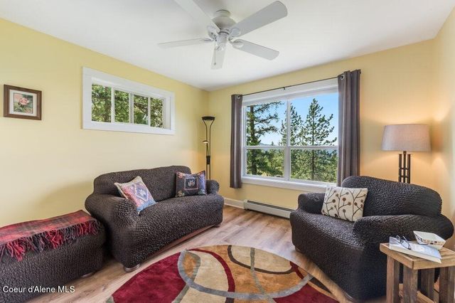 90 Riverview Cir, Sandpoint, ID 83864