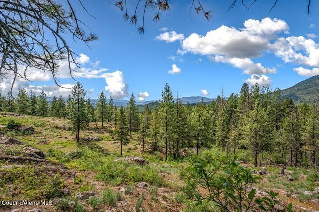 90 Riverview Cir, Sandpoint, ID 83864