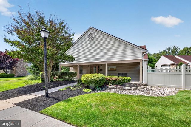 213 TAVISTOCK, Cherry Hill, NJ 08034