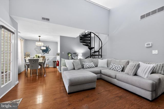 213 TAVISTOCK, Cherry Hill, NJ 08034