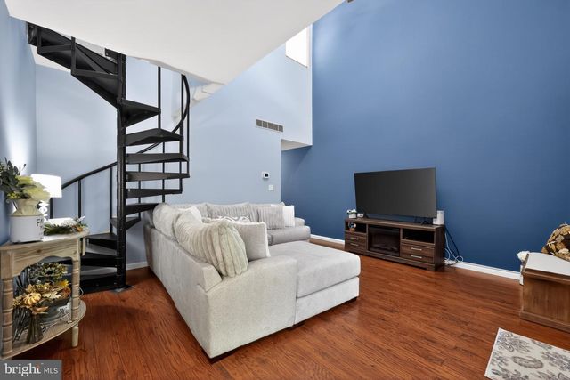 213 TAVISTOCK, Cherry Hill, NJ 08034