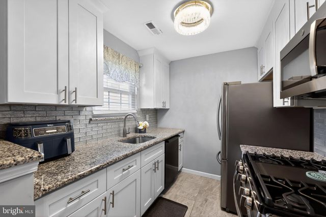 213 TAVISTOCK, Cherry Hill, NJ 08034