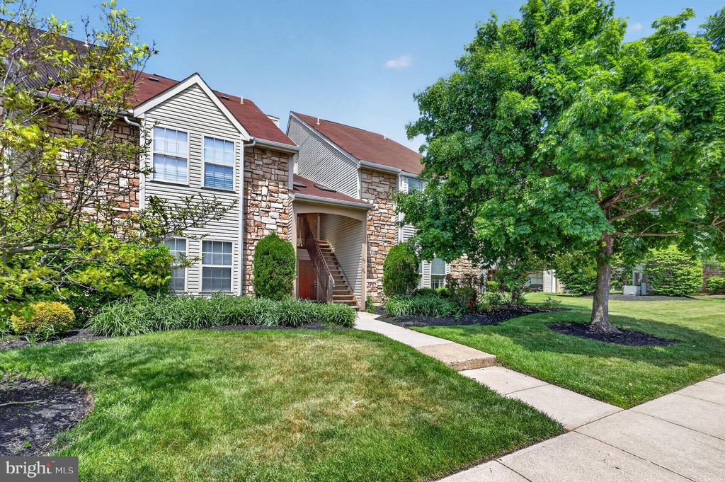 213 TAVISTOCK, Cherry Hill, NJ 08034