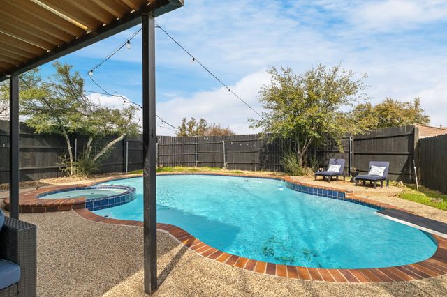 1301 N Trail Drive, Carrollton, TX 75006